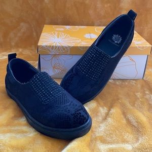 Yellow box slide on’s